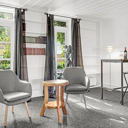 5 Bedroom Beautiful In