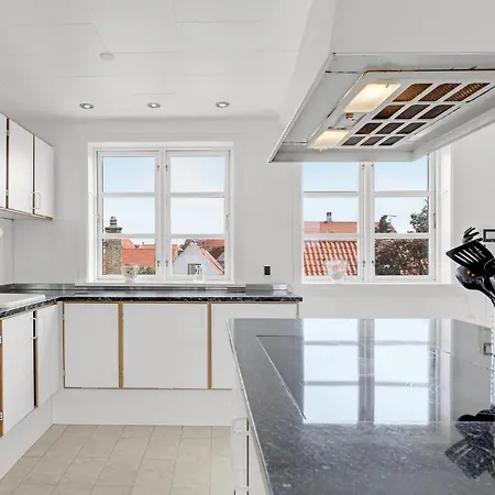 5 Bedroom Beautiful In