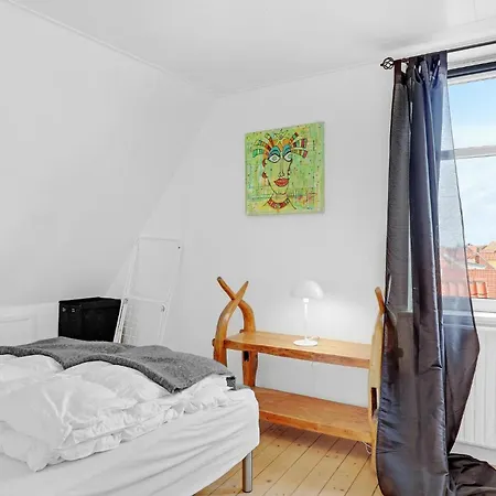 5 Bedroom Beautiful In Apartamento