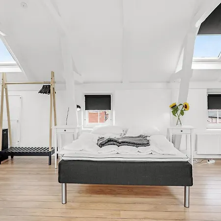 5 Bedroom Beautiful In *