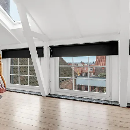 5 Bedroom Beautiful In Apartamento